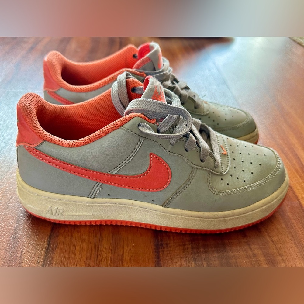 Kids Nike Air Force size 4.5